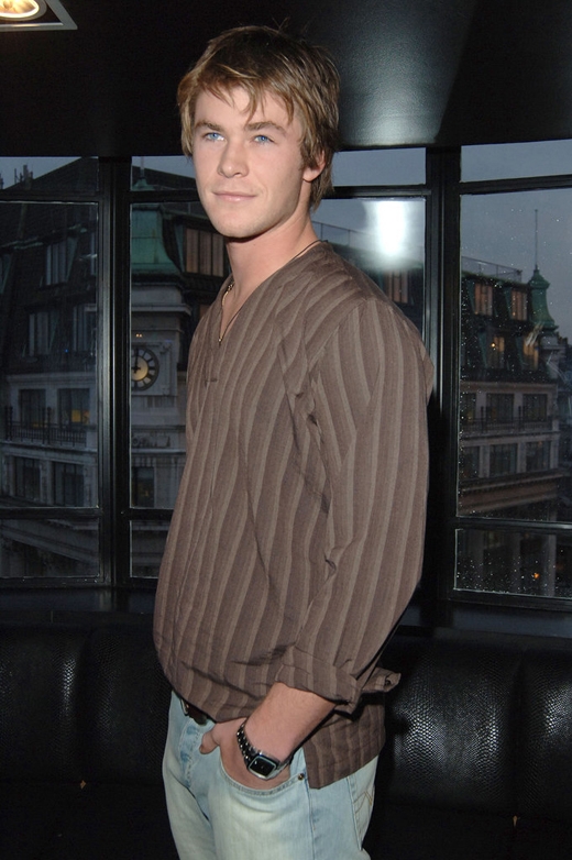 
	
	Chris Hemsworth - năm 2005